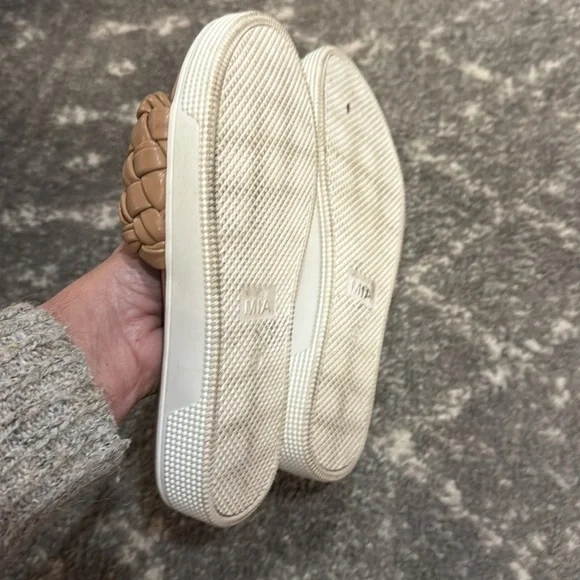 MIA Slides Worn Twice Size 4 - Picture 3 of 3
